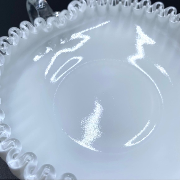 Vintage Fenton White Silver Crest Heart Shaped Nappy Candy Relish Serving Dish - Picture 9 of 11